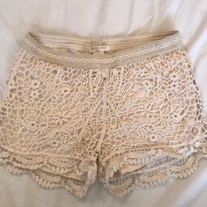 forever 21 girls lace shorts !!
